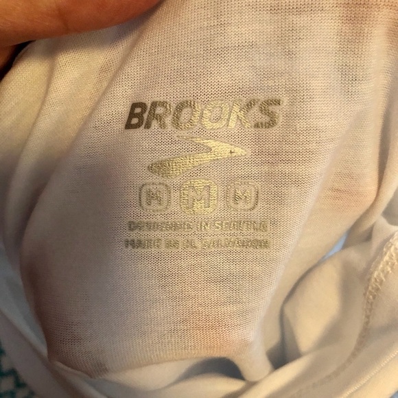 Brooks Brand NWT Empower HER Distance Graphic T-Shirt - Picture 9 of 9